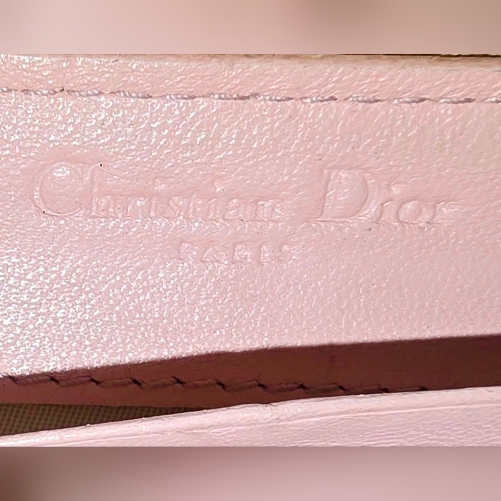 Christian Dior Baby Pink Embossed Patent Leather Women's Wallet - Picture 8 of 10